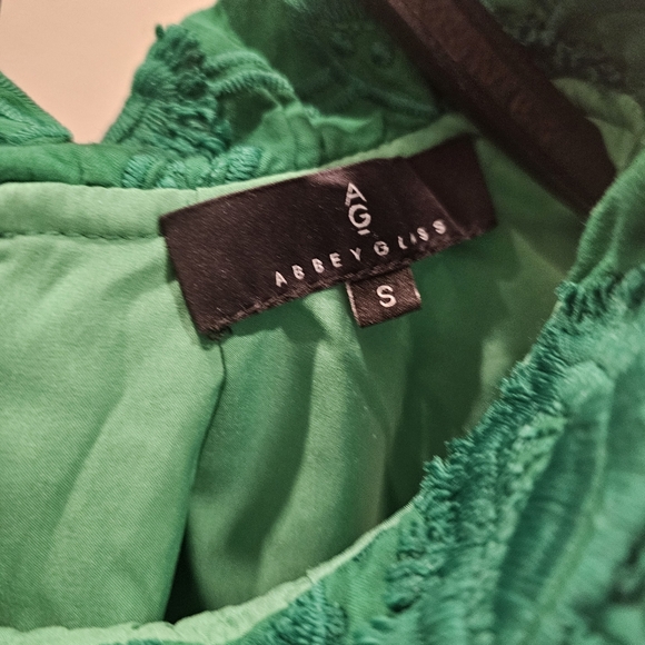 Abbey Glass Green 3D Floral Solid Sleeveless High Neck Top Size S - Picture 2 of 9